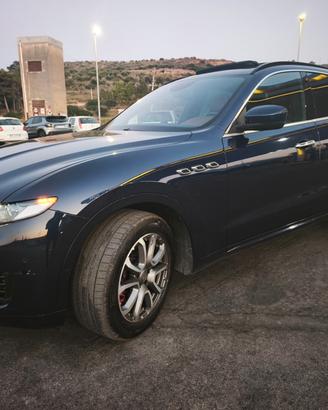 Maserati Levante 3.0d Q4 Tetto No Super Bollo