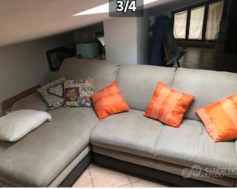 DIVANO LETTO CON PENISOLA 