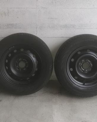 4 gomme nokian con cerchi in ferro 
