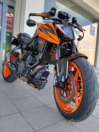 MOTO KTM 1290 SUPERDUKE R