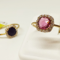 Anello oro rosa con pietre