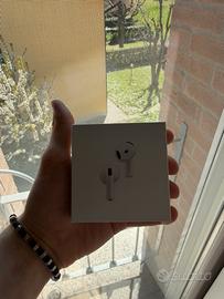 Apple Airpods 4 con cancellazione del rumore