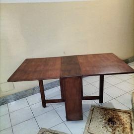Tavolo pieghevole allungabile in legno