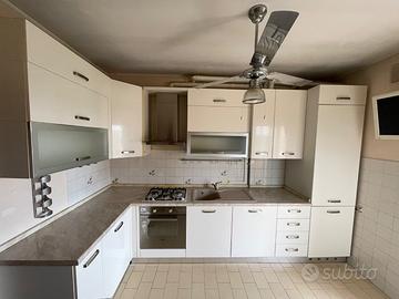 Mobili cucina, salotto, camera da letto, cameretta