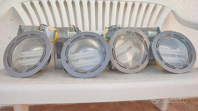 Set 4 Fari con lampade fluorescenti annesse