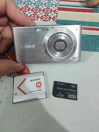 Fotocamera Sony Cyber-shot DSC-W320.

