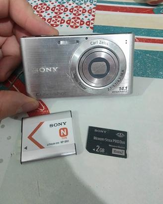 Fotocamera Sony Cyber-shot DSC-W320.

