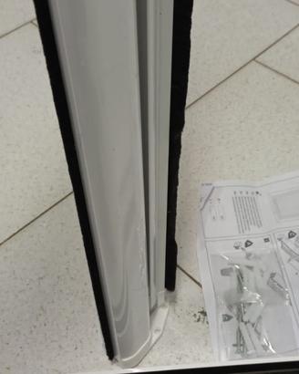Zanzariera a rullo in PVC ritagliabile