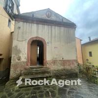 TRILOCALE IN VICOLO CARUSO