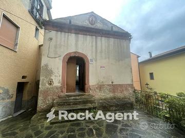 TRILOCALE IN VICOLO CARUSO