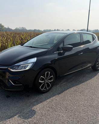 Renault Clio TCe 12V 75 CV 5 porte Moschino Life