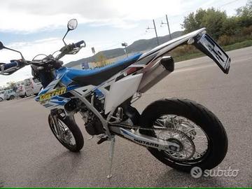 PROMO MOTARD Suzuki VALENTI SM 125-MOT. A LIQUIDO