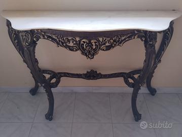 vari pezzi di arredamento 