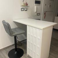 tavolo  da bar completo di sgabelli