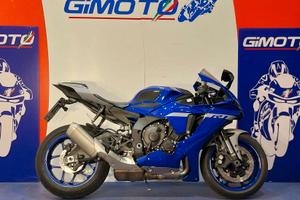 YAMAHA R1