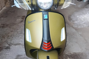 Vespa 300 GTS sport