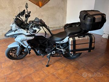 Moto Benelli TRK 502
