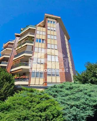 Appartamento di 115 m² con 4 locali e box auto a R