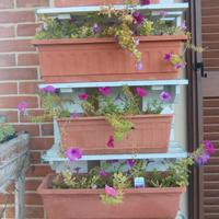 Scaffale legno per garage o fioriera