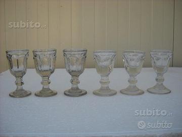 Antichi bicchieri per liquore