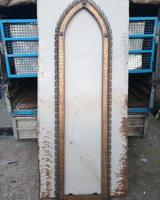 cornice in ottone 