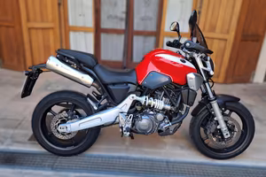 YAMAHA MT-03 .