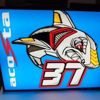 Lampada a led con logo Pedro Acosta 