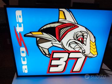 Lampada a led con logo Pedro Acosta 