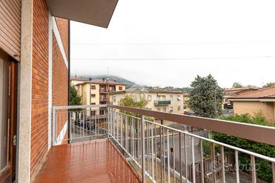 3 LOCALI A TORRE BOLDONE