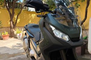 Honda X-ADV da vetrina