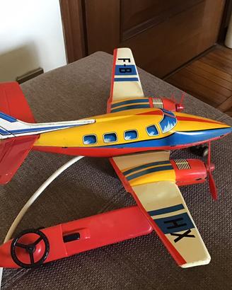 Aereo in metallo anni 70