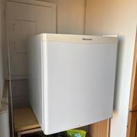Mini Freezer Hisense FV39D4AW1