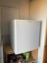 Mini Freezer Hisense FV39D4AW1