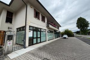 NEGOZIO A SAN ZENONE DEGLI EZZELINI