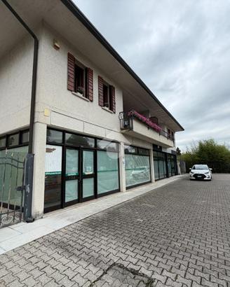 NEGOZIO A SAN ZENONE DEGLI EZZELINI