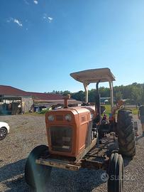 Trattore Fiat 700 E