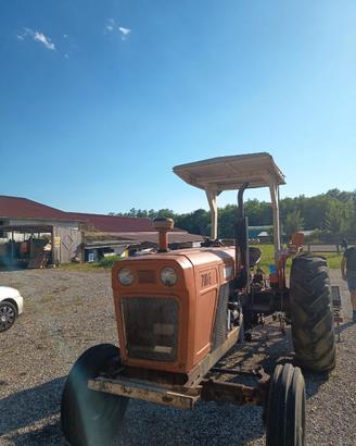 Trattore Fiat 700 E