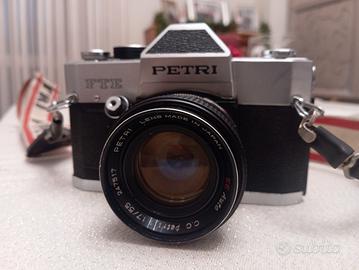 Macchina fotografica vintage Petri FTEE