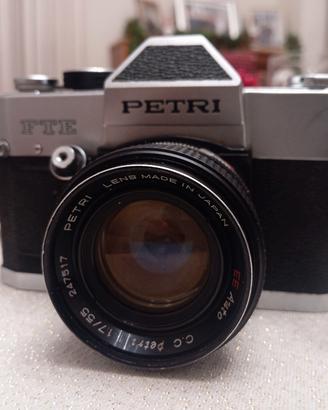 Macchina fotografica vintage Petri FTEE