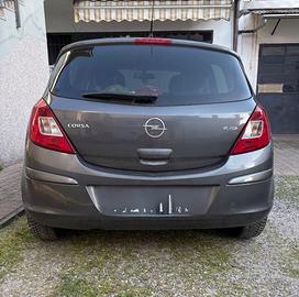 Opel Corsa immatricolata ottobre 2010