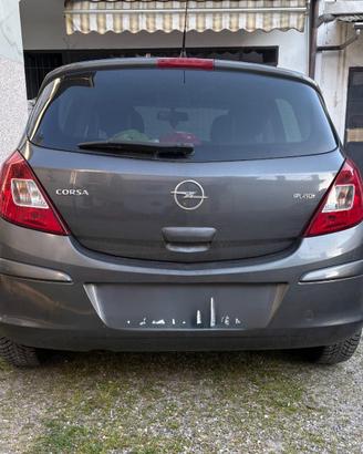 Opel Corsa immatricolata ottobre 2010