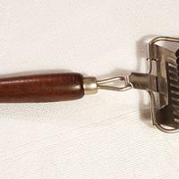 Tagliapasta e taglia Erbe Svedese Vintage