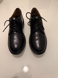 Scarpe di pelle da donna stile Oxford di Geox