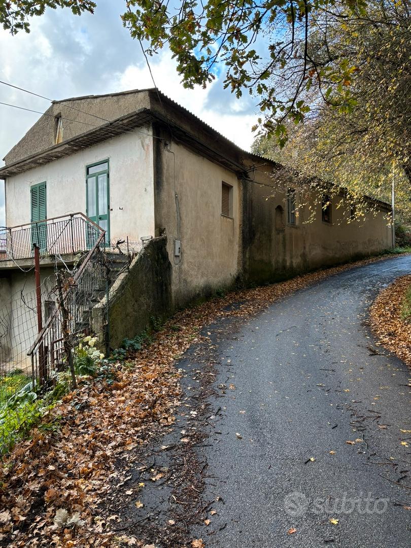 Casa più terreno da ristrutturare - Vista 2