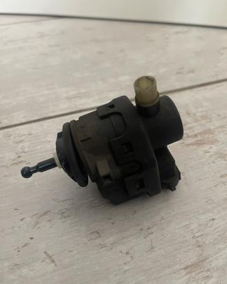 Motorino regolazione faro nissan almera