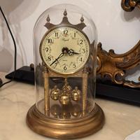 Orologio vintage con campana di vetro West Germany