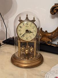 Orologio vintage con campana di vetro West Germany