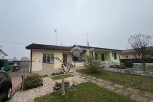 BIFAMILIARE A PIOMBINO DESE