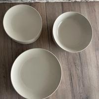 Servizio 18 piatti IKEA Beige