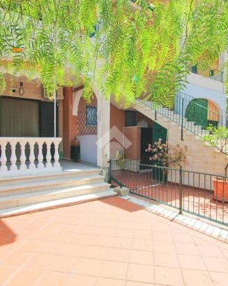 VILLA A SCHIERA A CAMPOMARINO